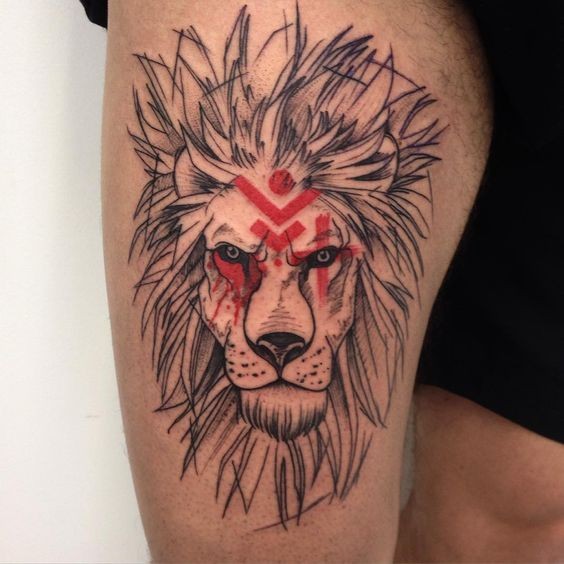 Tatuaje simple de muslo estilo old school de retrato de león con símbolos místicos