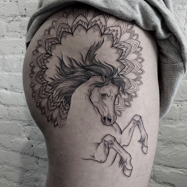 Siple painted black ink horse tattoo on thigh combined with ornamental flower