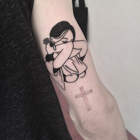 Frau klein tattoo arm Oberarm Tattoo