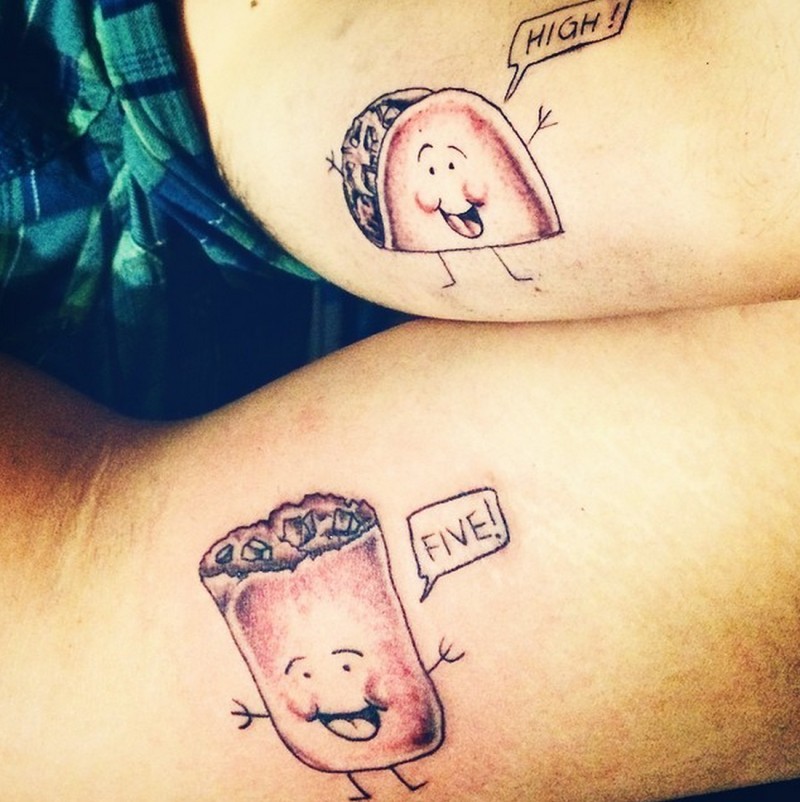 Tatuaje  de bellotas divertidas para amigos