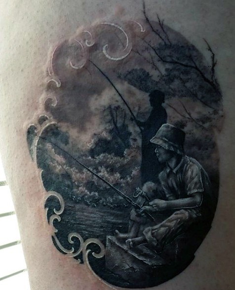 stupendo disegno dipinto inchiostro nero famiglia pescatori tatuaggio su coscia