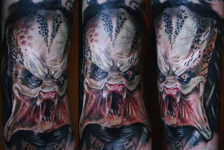 super realistico mostro orrore tatuaggio