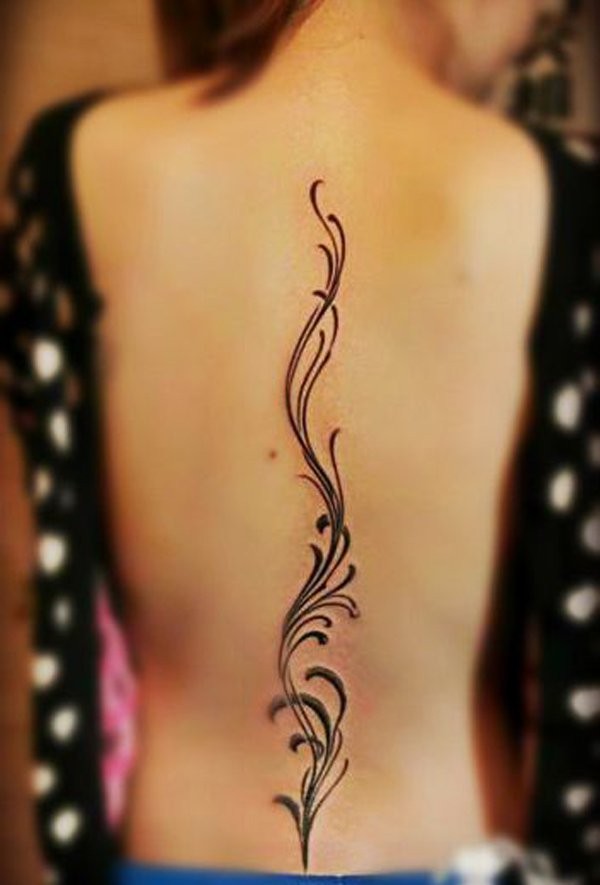Tatuaje para la columna vertebral, 
tallo fino elegante, tinta negra