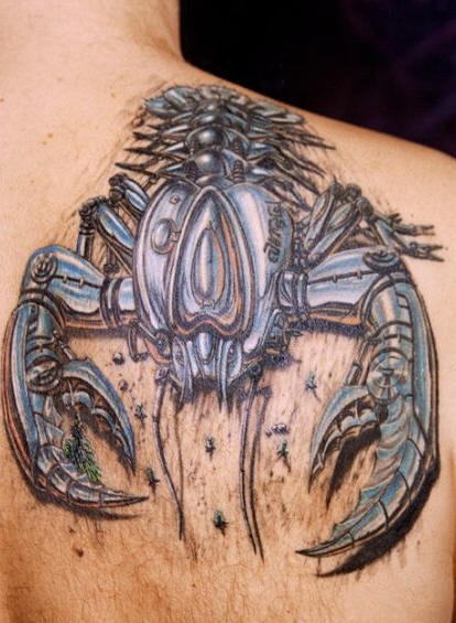 Tatuaggio 3D sulla spalla il scorpione
