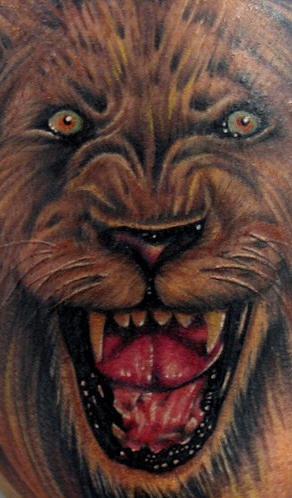 Roaring lion coloured 3d tattoo