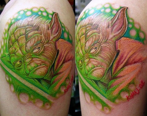 Le tatouage 3D de master Yoda en couleur