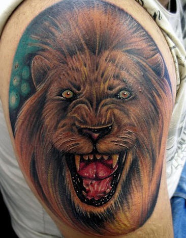 Coloured lion 3d tattoo