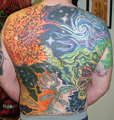 Erstaunliches Rücken Tattoo von extraterrestrischem Leben