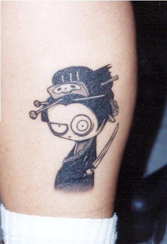 Ninja de dessin animé tatouage en style de Burton