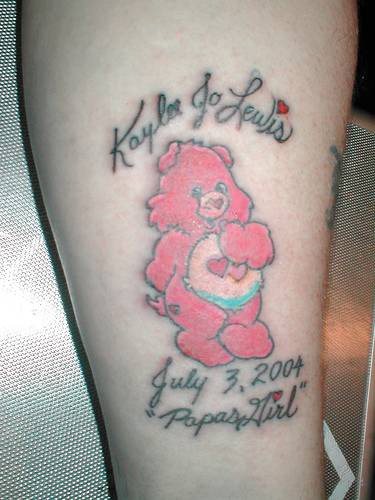 orso carino rosa tatuaggio con scritto