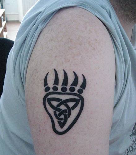 stile tribale zampa di orso stampa tatuaggio