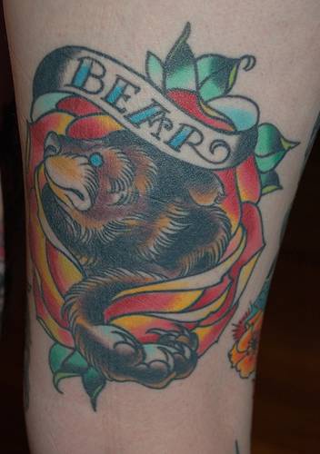 Tatuaje oso pardo multicolor