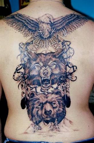 epico orso lupo e aquila tatuaggio pieno sulla schiena