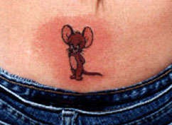 Tatuaje de dibujos animados Jerry el ratón
