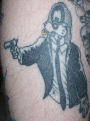 Goofy comme Vincent Vega de Pulp Fiction le tatouage