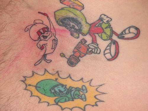 Marvin il marziano e alieno tatuati