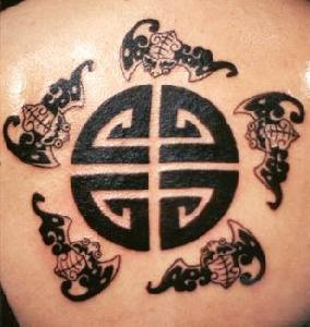 stile asiatico pietra simbolo tatuaggio