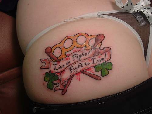 tatuaje en color de lucha por Irlanda