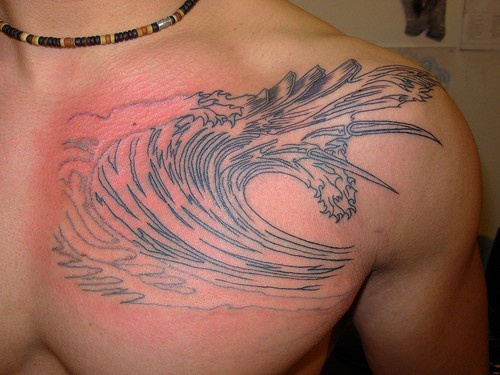 Tattoo von Gewitter auf der Brust