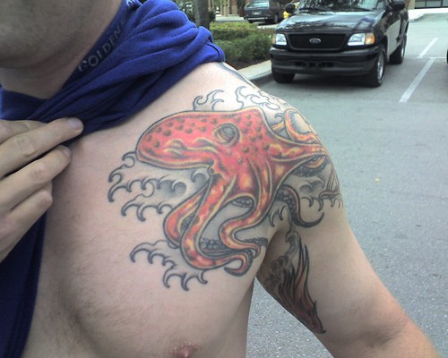 Tattoo von Teufelfisch auf der Brust