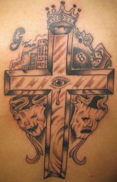 Gekrönter  Kreuz mit Theatermasken Tattoo