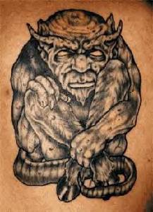 tatuaje de viejo demonio satiro