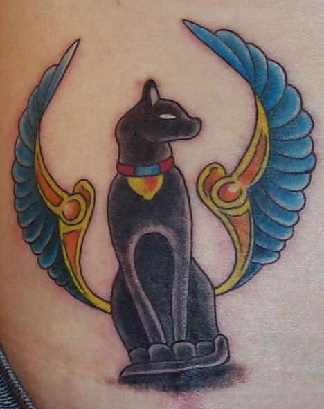 gatto nero egiziano con le ali blu tauaggio