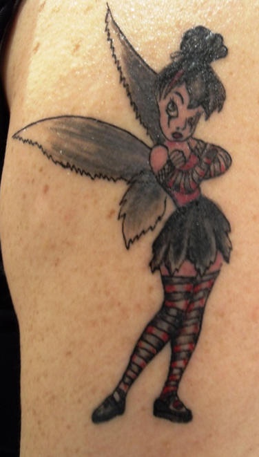 Gothische Tinkerbell Fee Tattoo