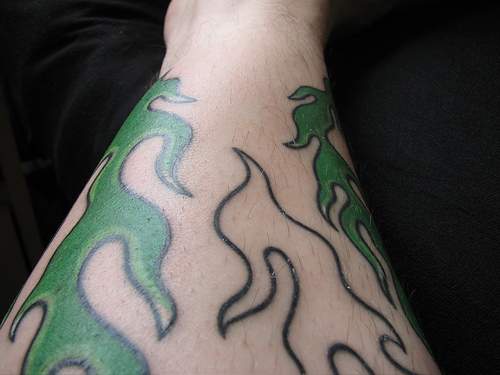 Le tatouage de flamme vert