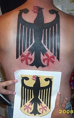 Symbol von Dänemark Tattoo am ganzen Rücken
