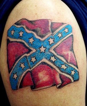 confederato bandiera sul vento tatuaggio