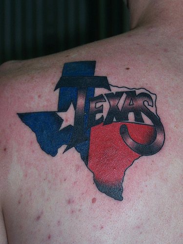 Tatuaje estado Texas con colores de bandera