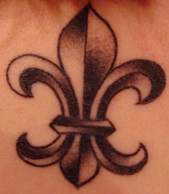 Le tatouage du symbole de fleur de lys en en gradient noir