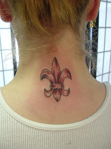 Fleur de lis symbol on neck