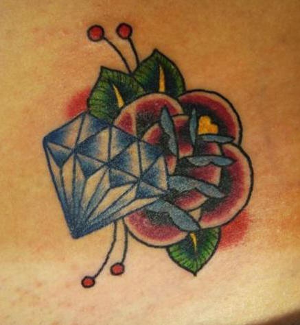 minimalistico fiore e diamante tatuaggio