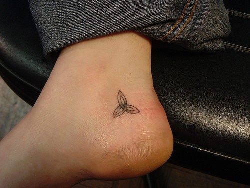 Tatuaje en el pie, signo