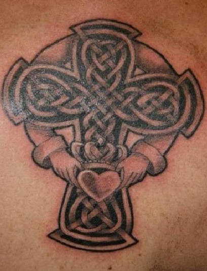 simbolo irlandese  di amicizia tatuaggio