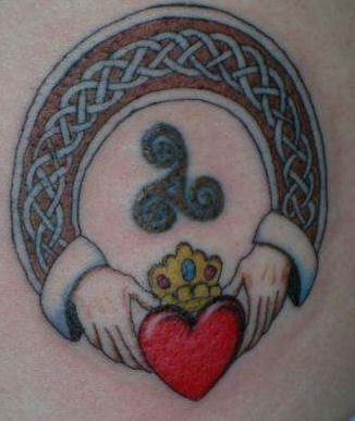 amicizia irlandese simbolo anello tatuaggio