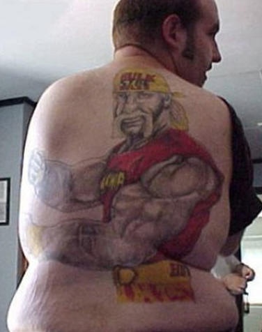 Hulk tatuaggio sul ragazzo grosso