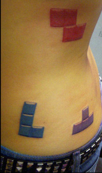 divertente tetris colorato su lato tatuaggio