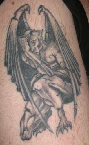 Steingargoyle  in Trauer Tattoo