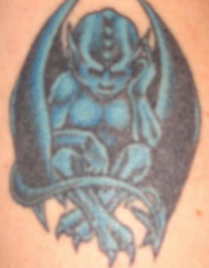 Gurgula piccola blu tatuaggio