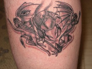 Gargoyle misico tatuagio nero