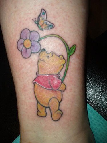 tatuaje lindo del winnie de pooh