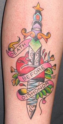coltellino nel cuore tatuaggio colorato
