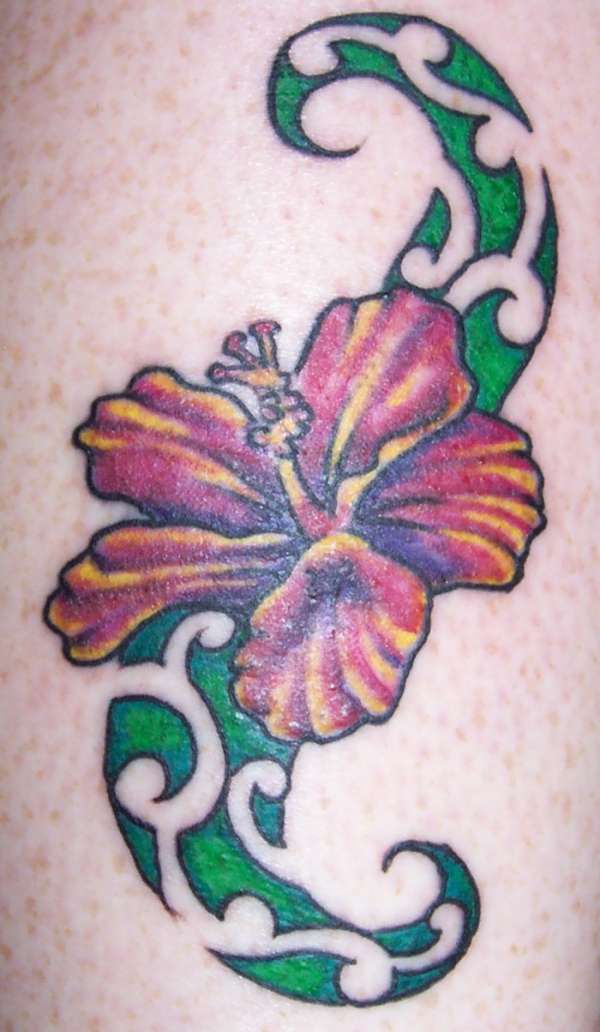 Hibiscus flower with green tracery tattoo