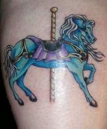tatuaje del caballo del tiovivo