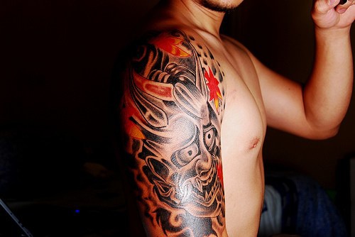 stupefacentedemonio giapponese sul braccio tatuaggio