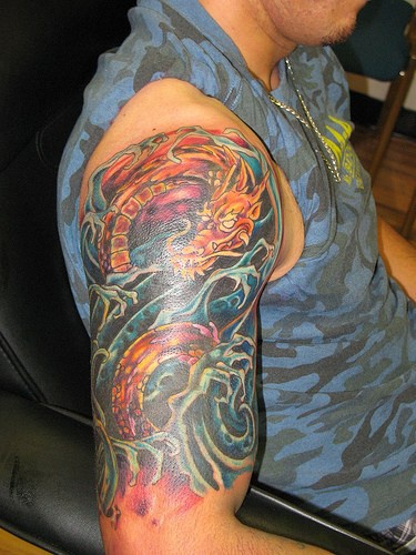moderno giapponnese drago mare tatuaggio