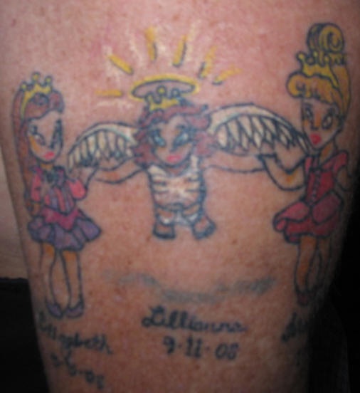 Tatuaje de dos niñas y un ángel